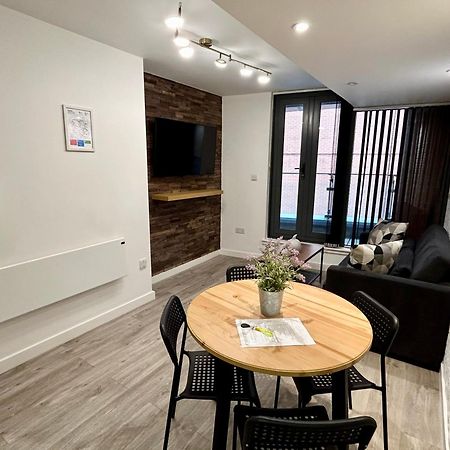 One Bed Apartment - City Centre Манчестер Екстер'єр фото