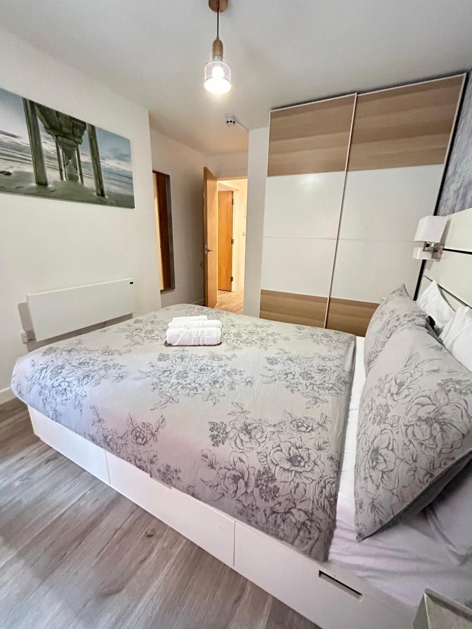 One Bed Apartment - City Centre Манчестер Екстер'єр фото